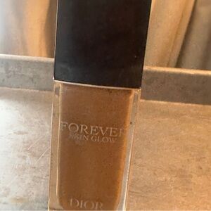 Dior Forever Skin Glow Foundation 4N Broad Spectrum SPF 15